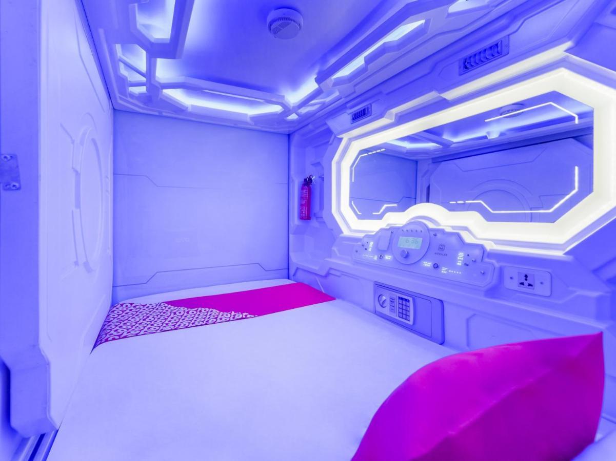 Oyo 89635 Modular Langkawi Capsule Hotel Padang Mat Sirat Ngoại thất bức ảnh