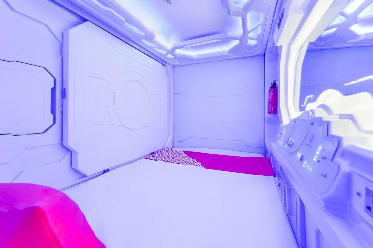 Oyo 89635 Modular Langkawi Capsule Hotel Padang Mat Sirat Ngoại thất bức ảnh